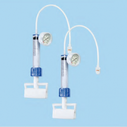 Kit composto com insuflador, torneira de 3 vias, válvula hemostática, ferramenta de inserção e de torque